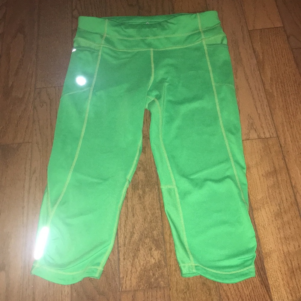 Athleta Capri leggings size S